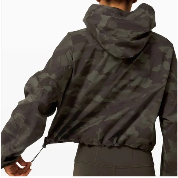 lululemon athletica Dark Green Camouflage Utility Jacket - Picture 3 of 9